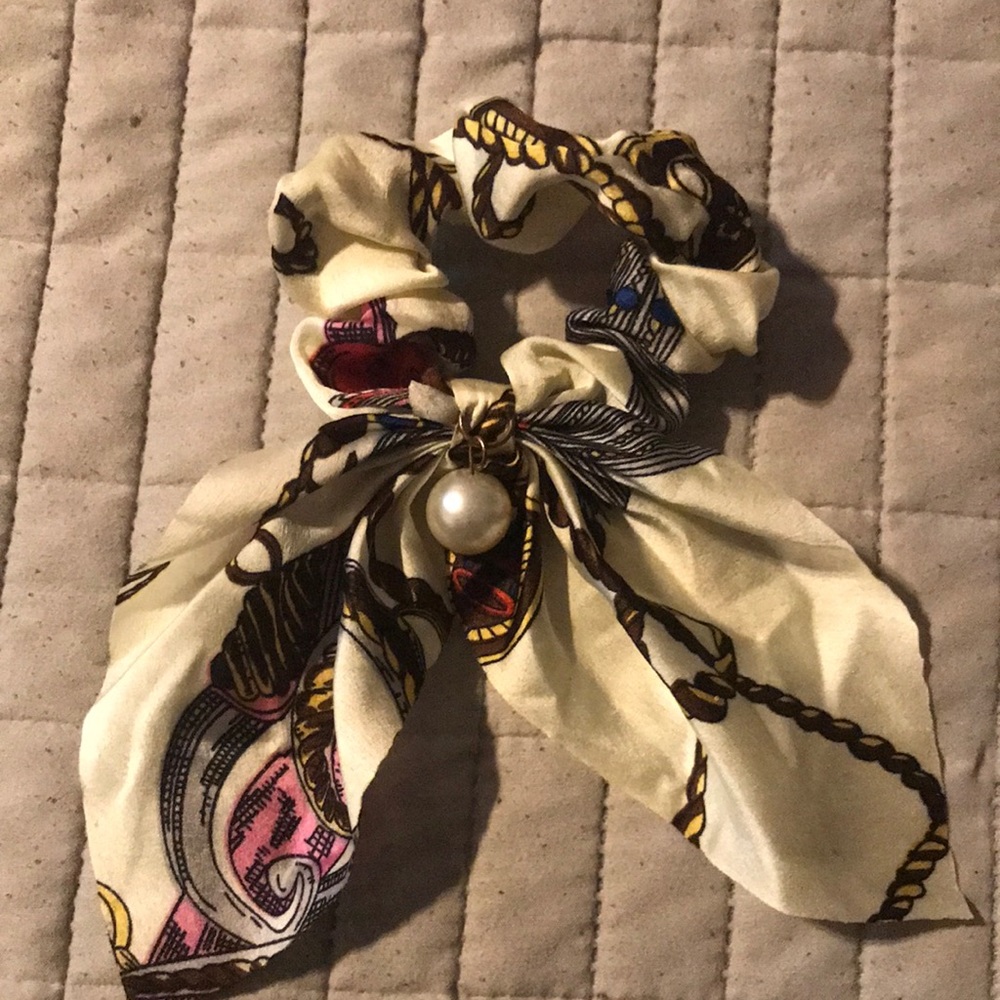Amazon Ponytail holder Floral